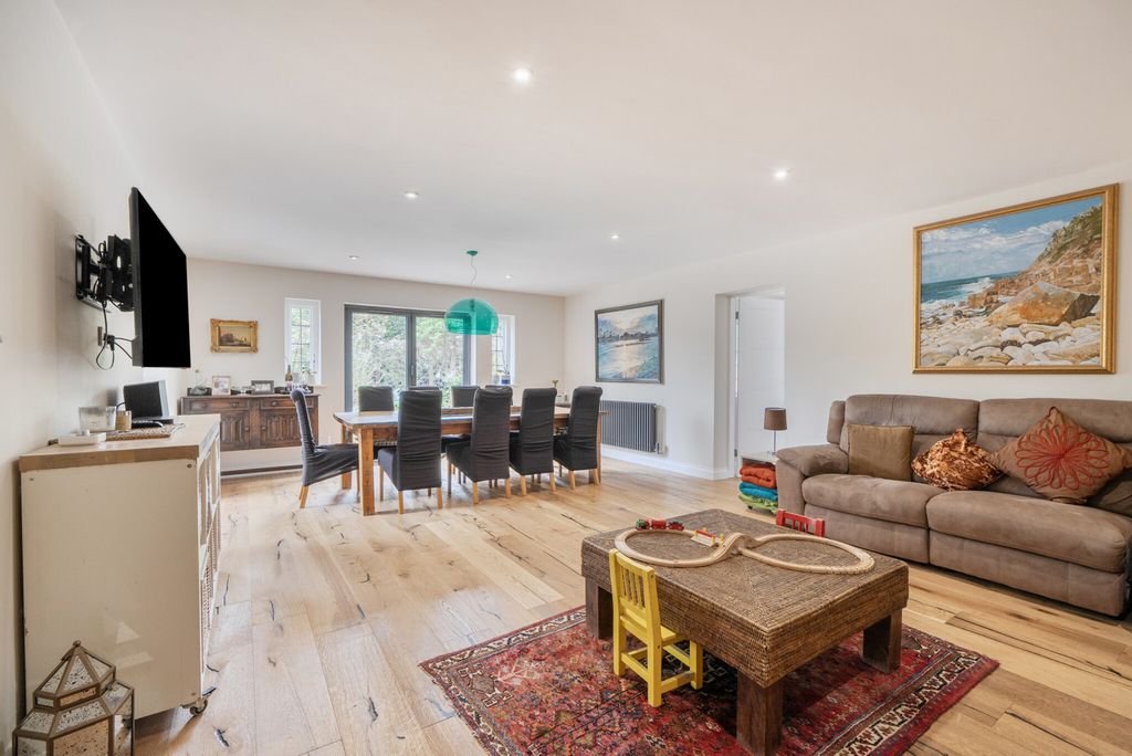 Additional image 7 of 6 bed detached house for saleGreys Road, Henley-On-Thames, Oxfordshire RG9