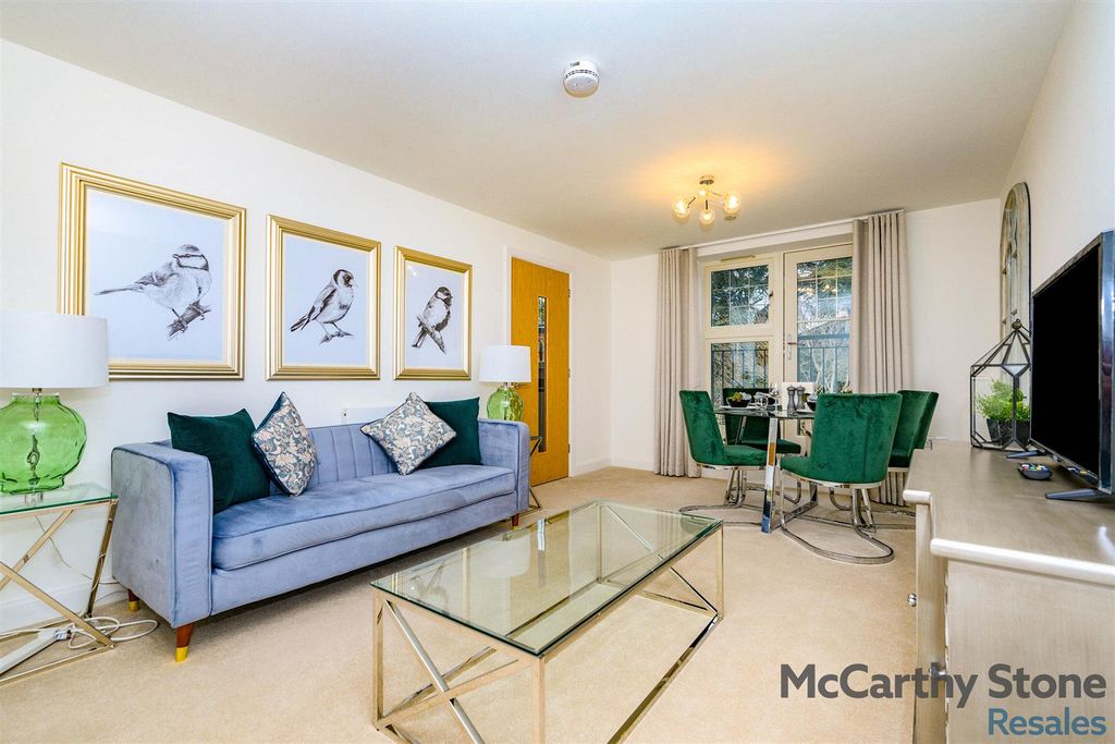 2 bed flat for saleGreat North Road, Hatfield AL9