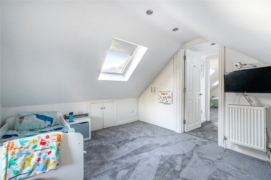 Additional image 15 of 5 bed semi-detached house for saleKingsbridge End, Hook, Hampshire RG27