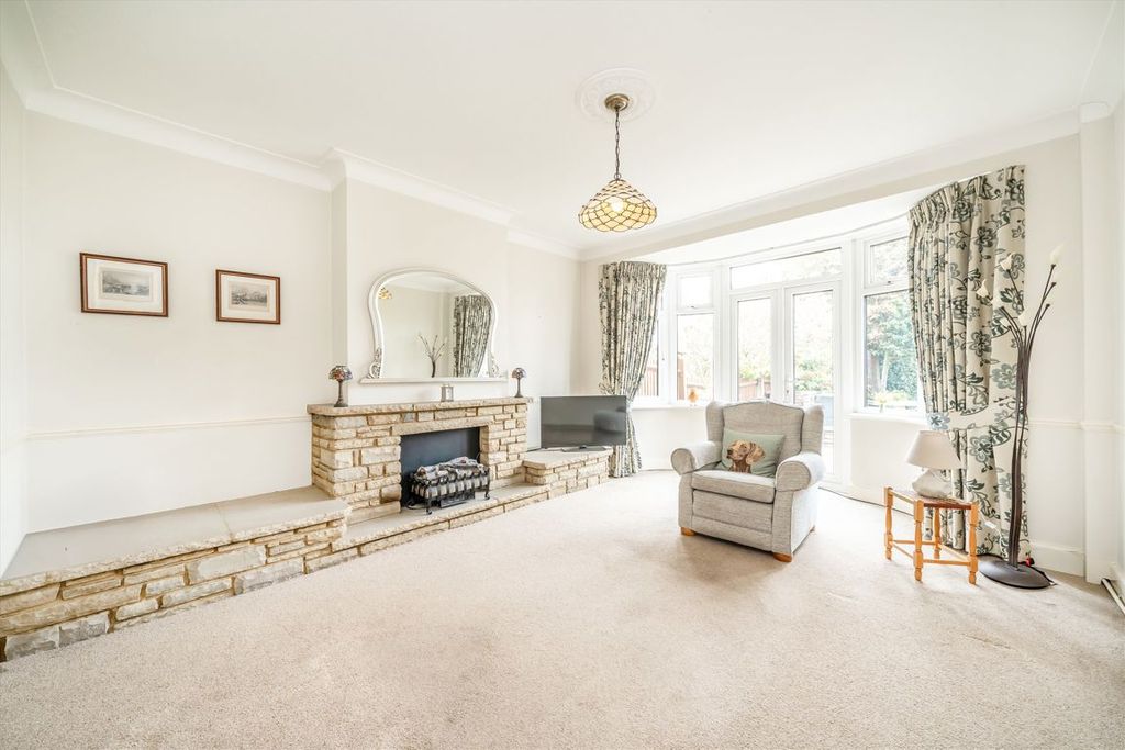Additional image 3 of 4 bed semi-detached house for saleBath Road, Hounslow TW3