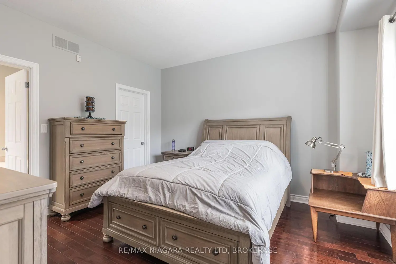 Additional image 10 of 8142 Costabile Drive 16