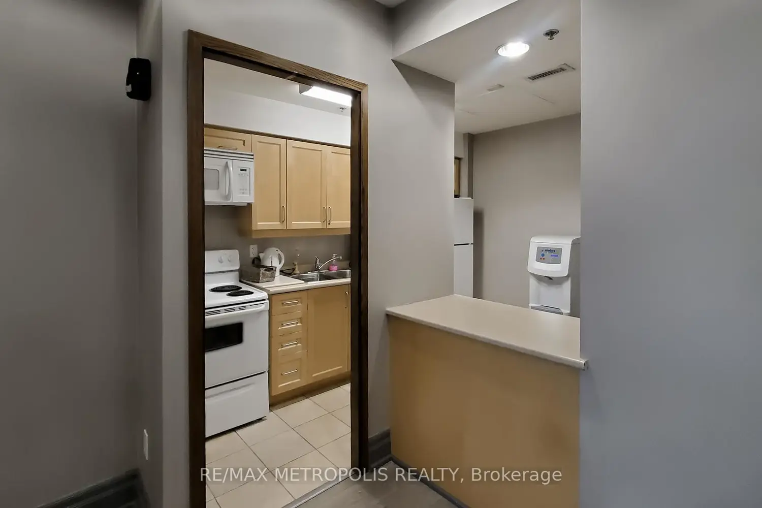 Additional image 15 of 2772 Keele Street 403
