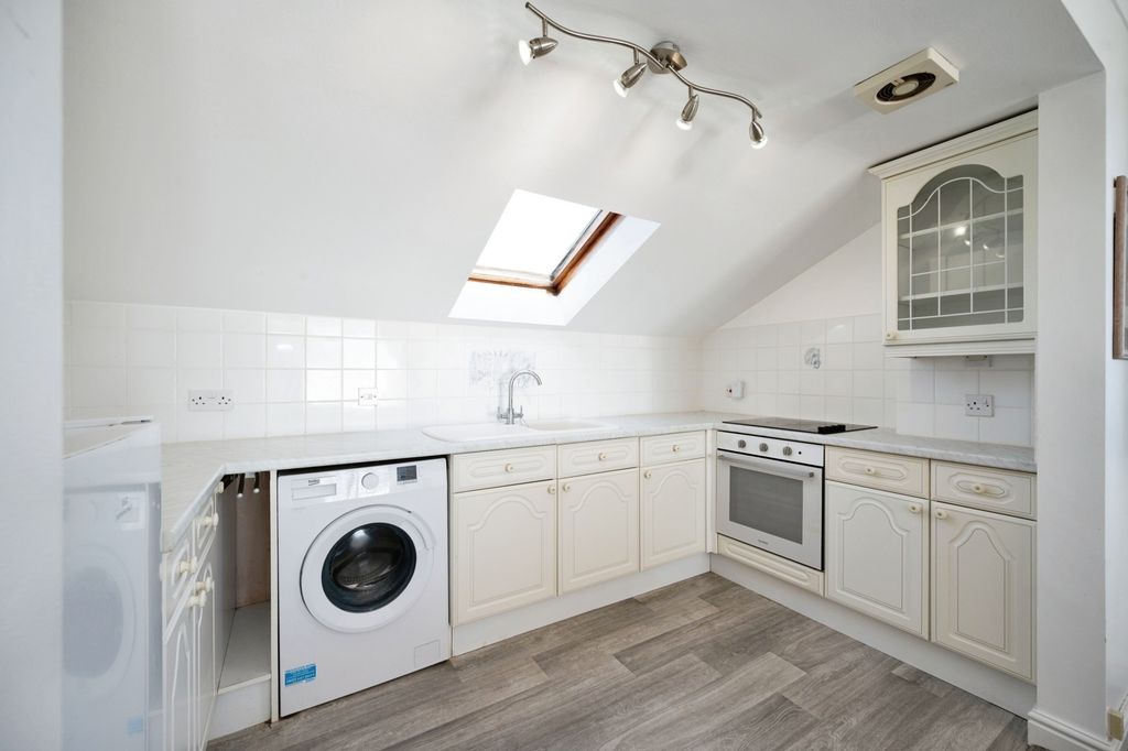 Additional image 17 of 2 bed flat for saleSouthwood Road, Hayling Island, Hampshire PO11