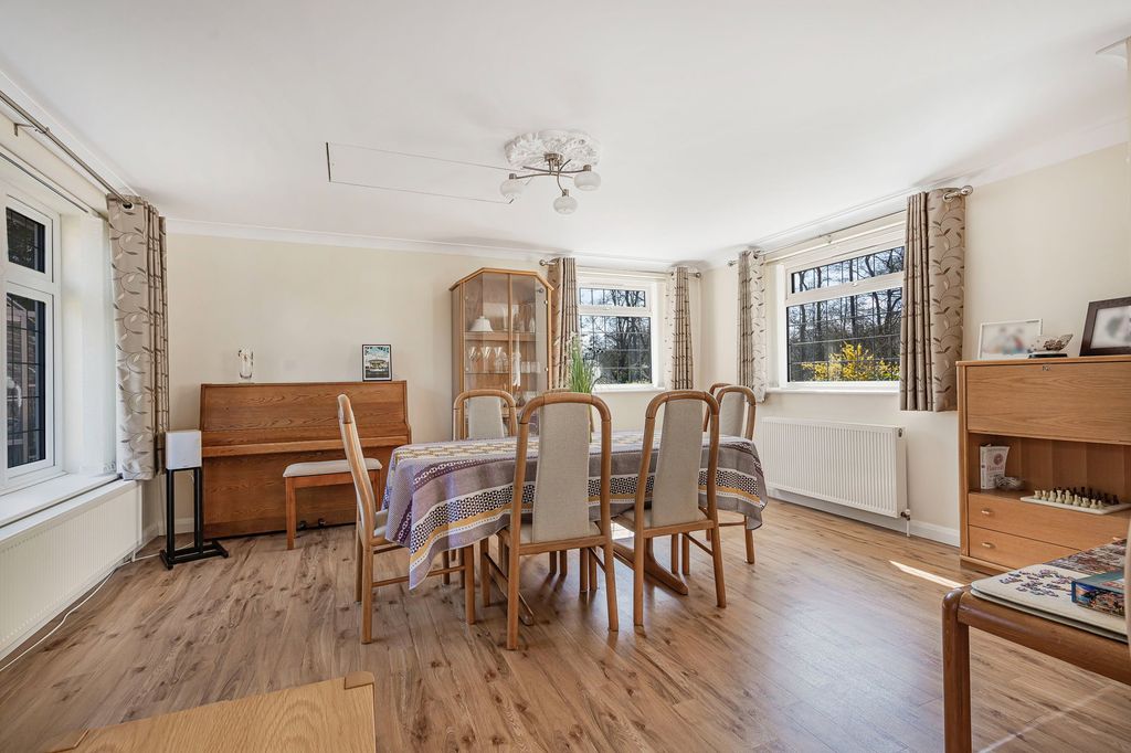 Additional image 7 of 3 bed bungalow for saleChesworth Close, Horsham, West Sussex RH13