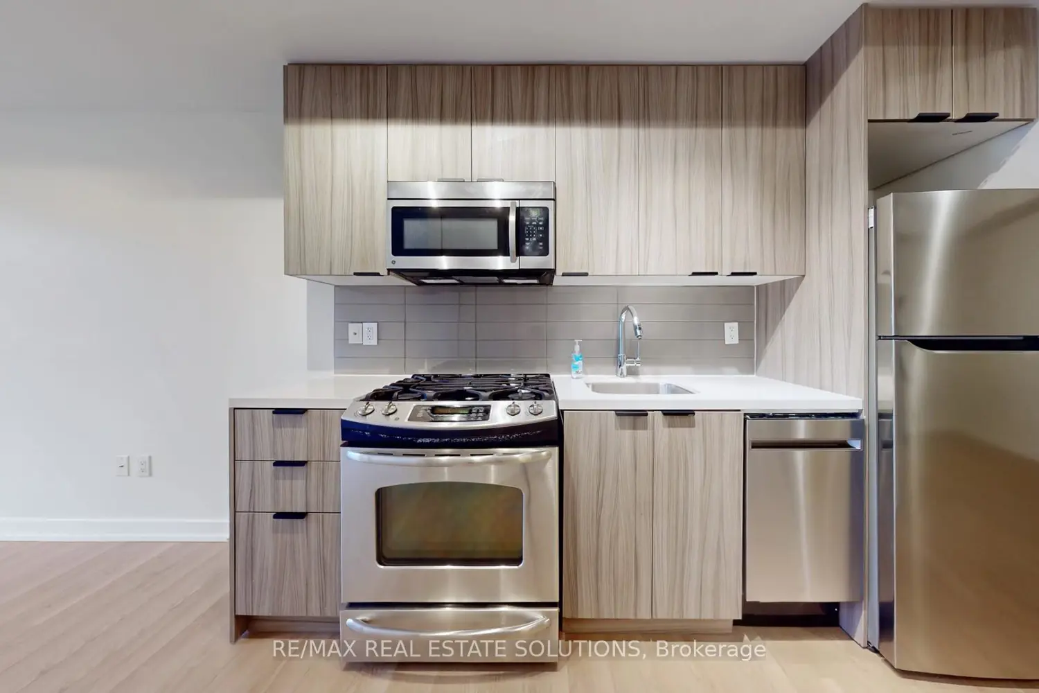 Additional image 3 of 140 Broadview Avenue 59
