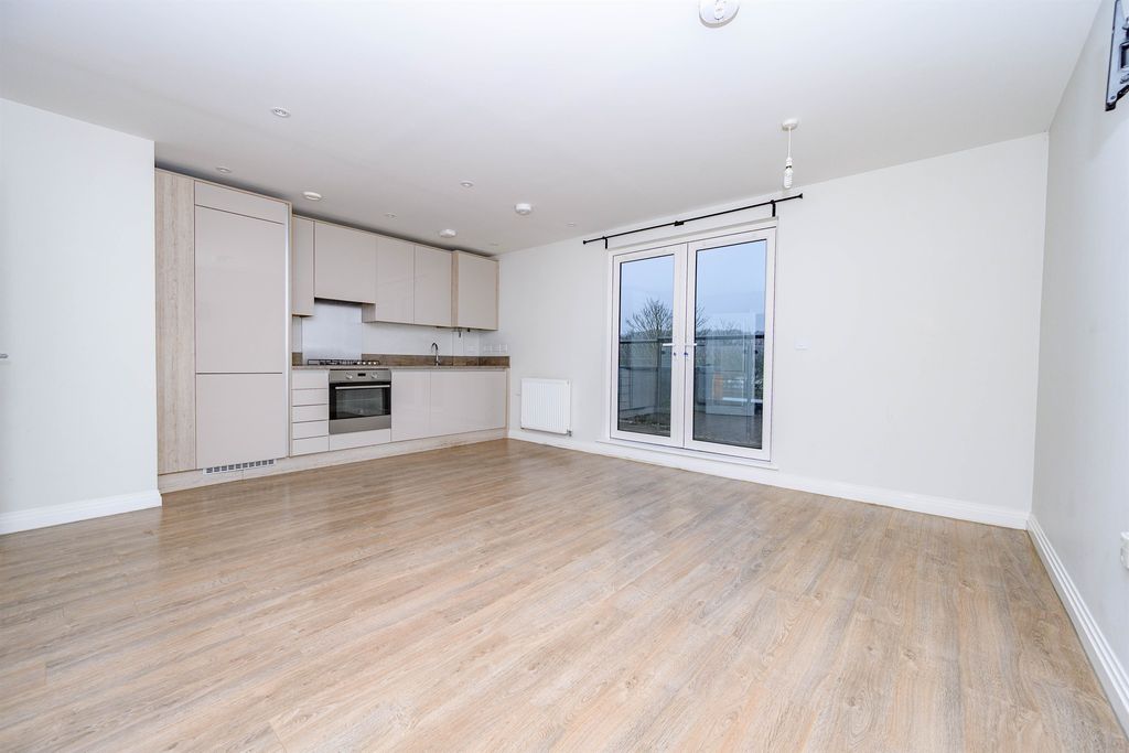 Additional image 3 of 2 bed penthouse for saleEbberns Road, Hemel Hempstead HP3