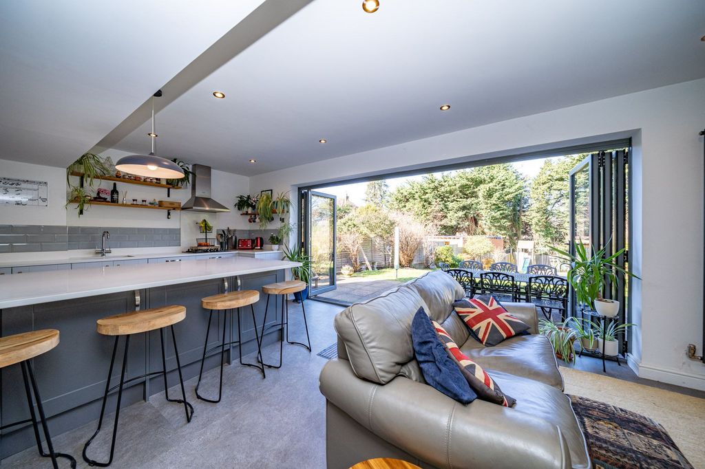 4 bed detached house for saleGreenacres, Leverstock Green HP2