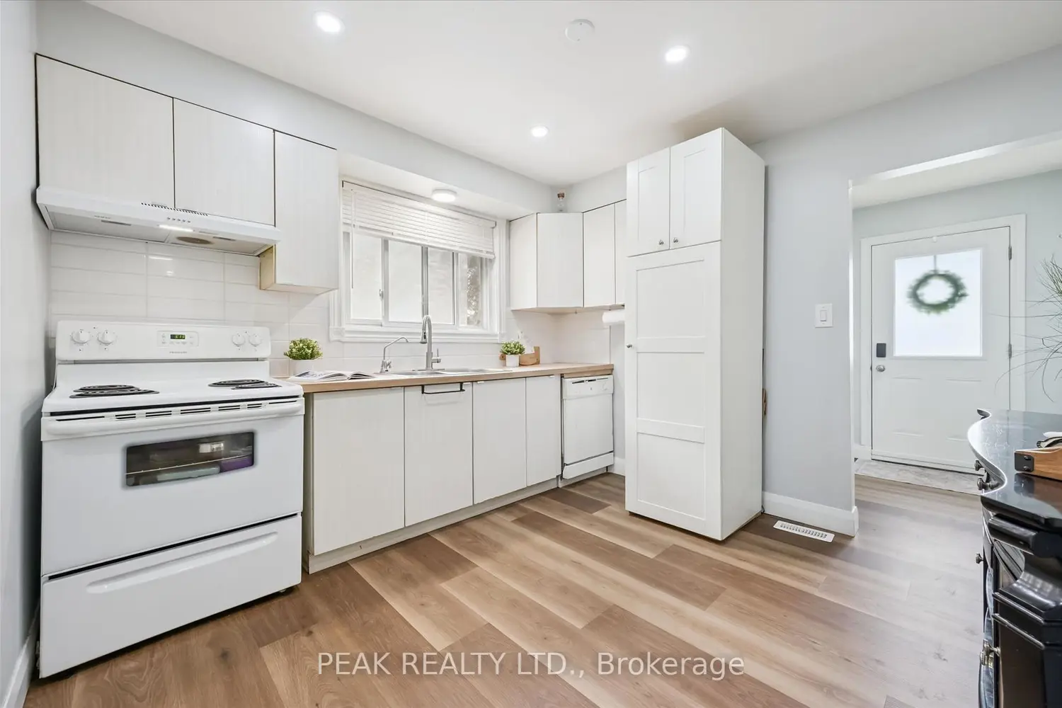 Additional image 4 of 235 Cedarbrae Avenue B