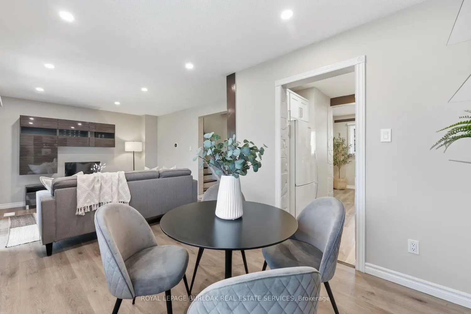 11 Queenslea Drive 154 photo 4