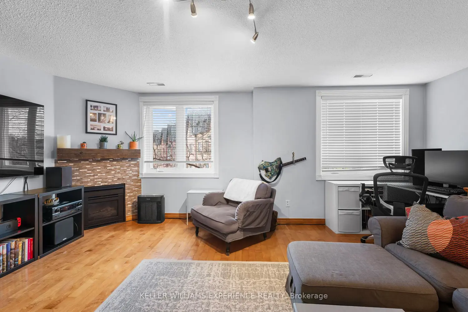 75 Weldrick Road 406 photo 3