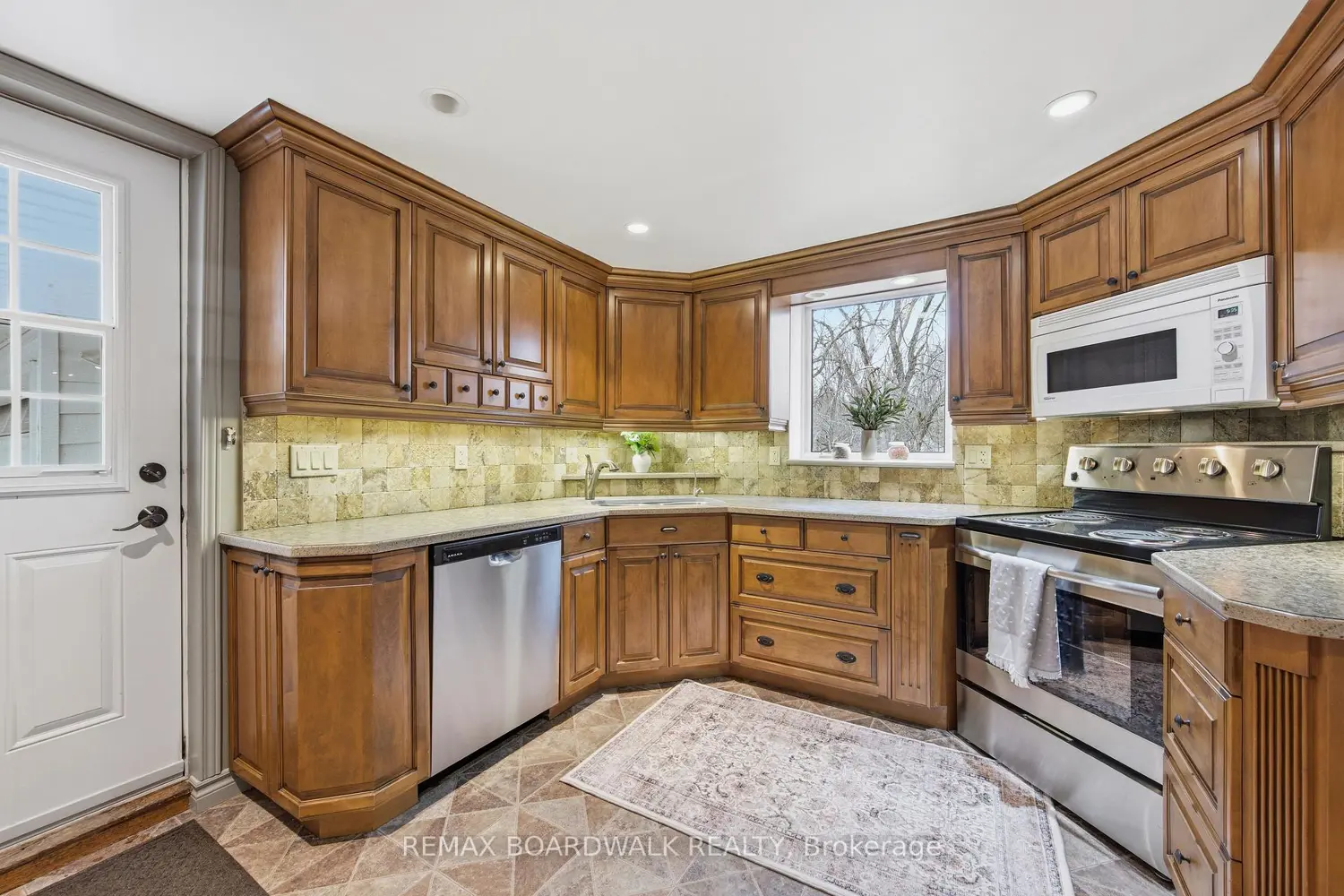 Additional image 9 of 920 Stewart Boulevard