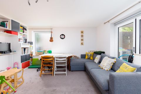 Wood Mead, Cheswick Village BS16