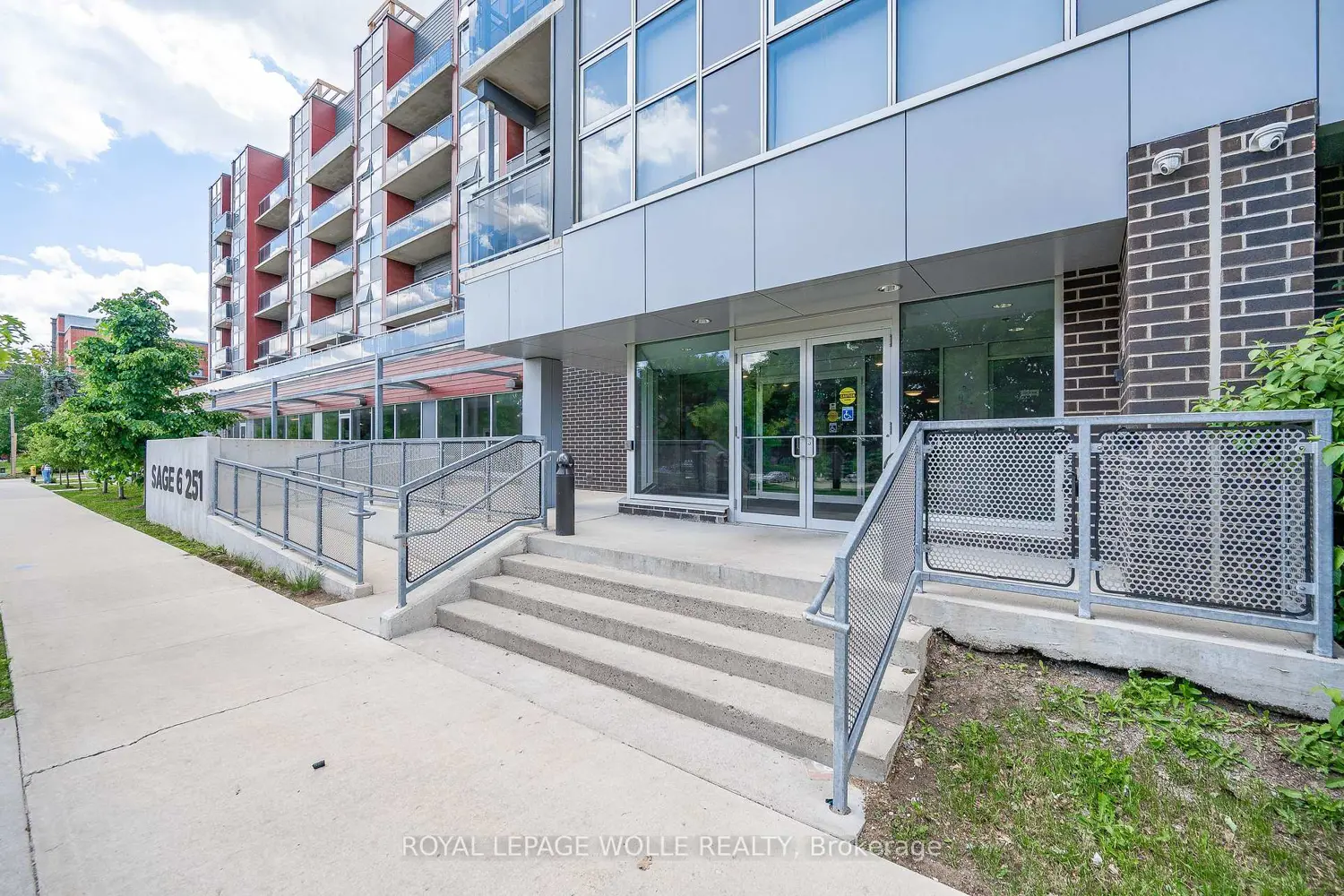 251 Hemlock Street 201 photo 3