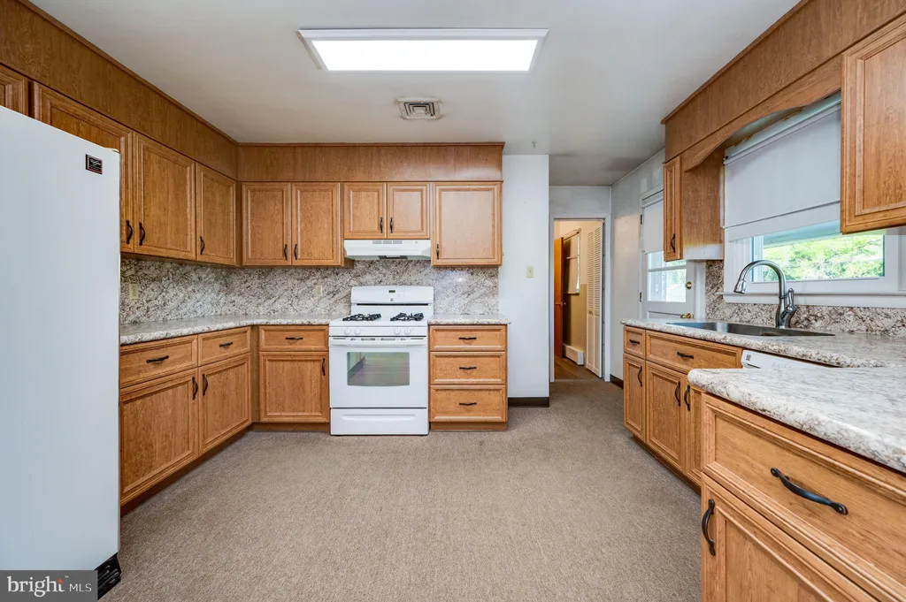 Additional image 12 of 220 Maple Springs Drive, Birdsboro, PA 19508
