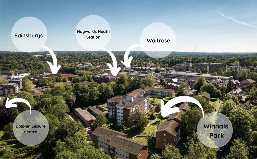 3 bed flat for saleKipling Court, Haywards Heath RH16 photo 4