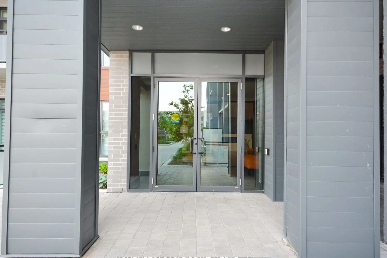 Additional image 3 of 95 Dundas Street 219