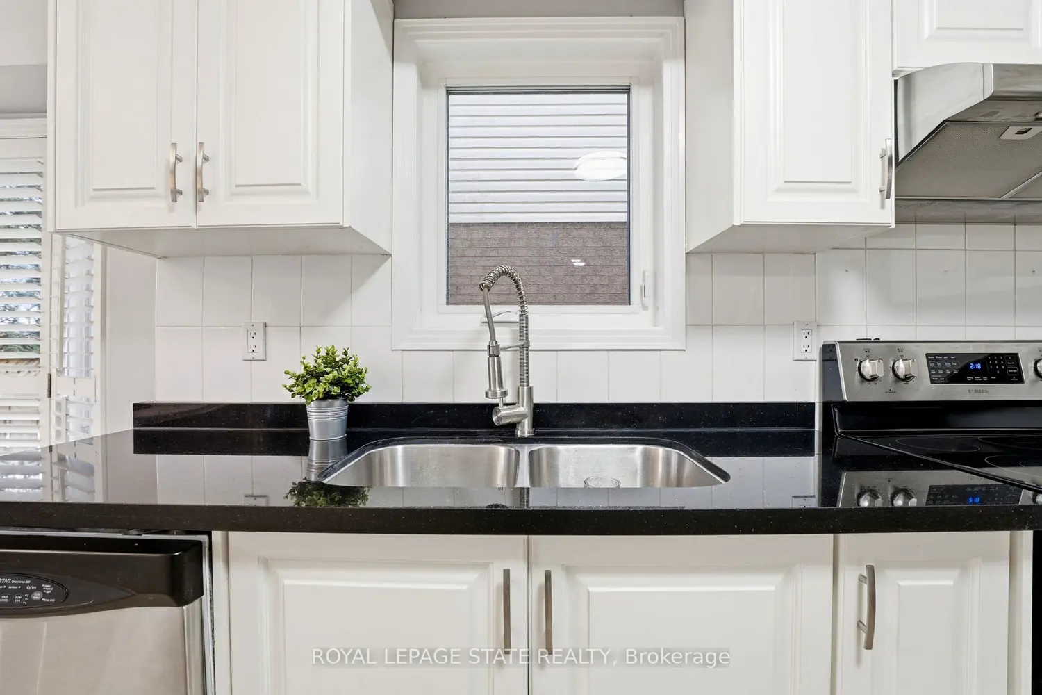 166 Boulding Avenue photo 3