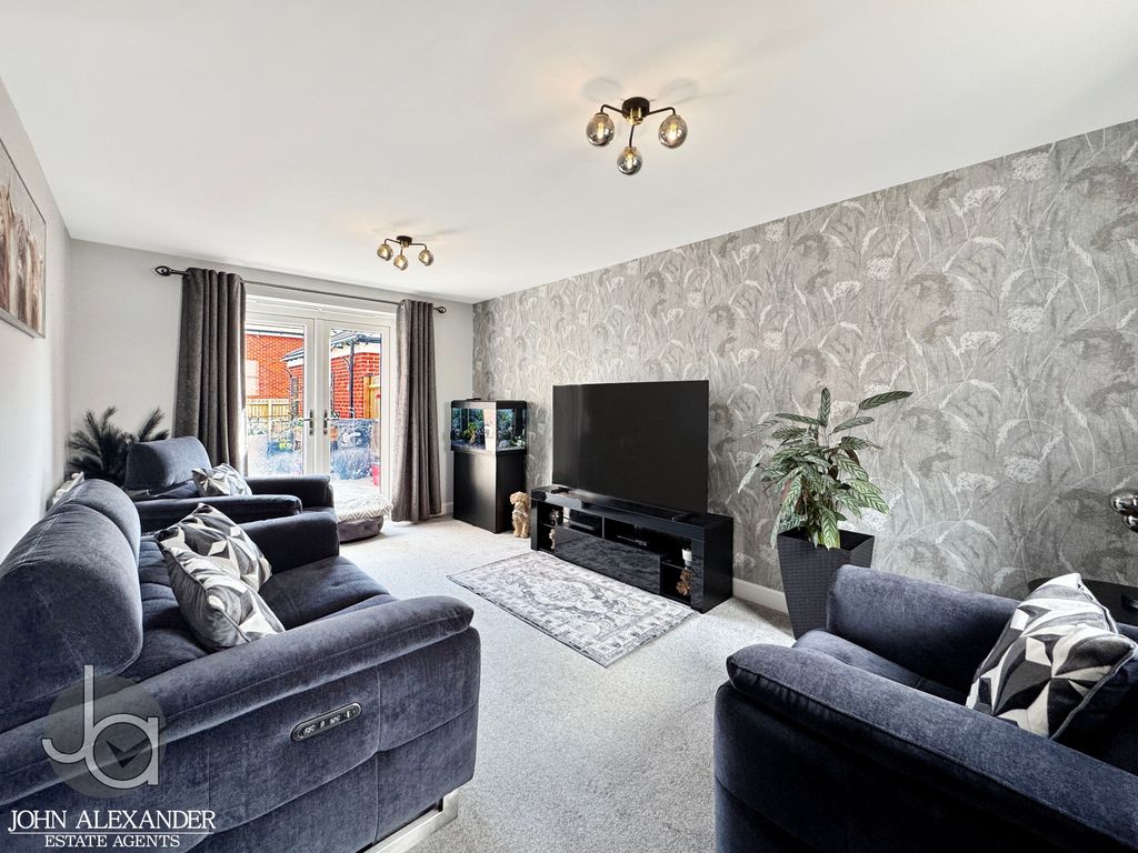Additional image 2 of 4 bed detached house for salePrimrose Avenue, Dovercourt CO12