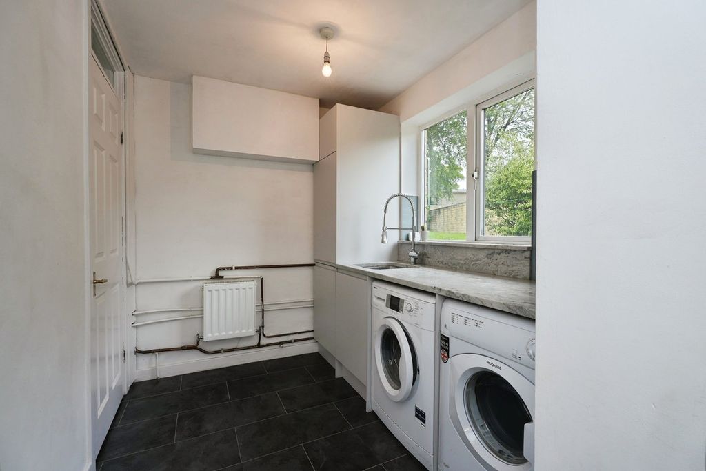 Additional image 10 of 5 bed detached house for saleBroomfield Avenue, Halifax HX3