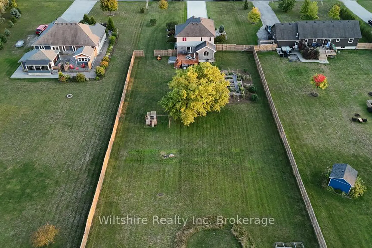 335 Talbot Street photo 4