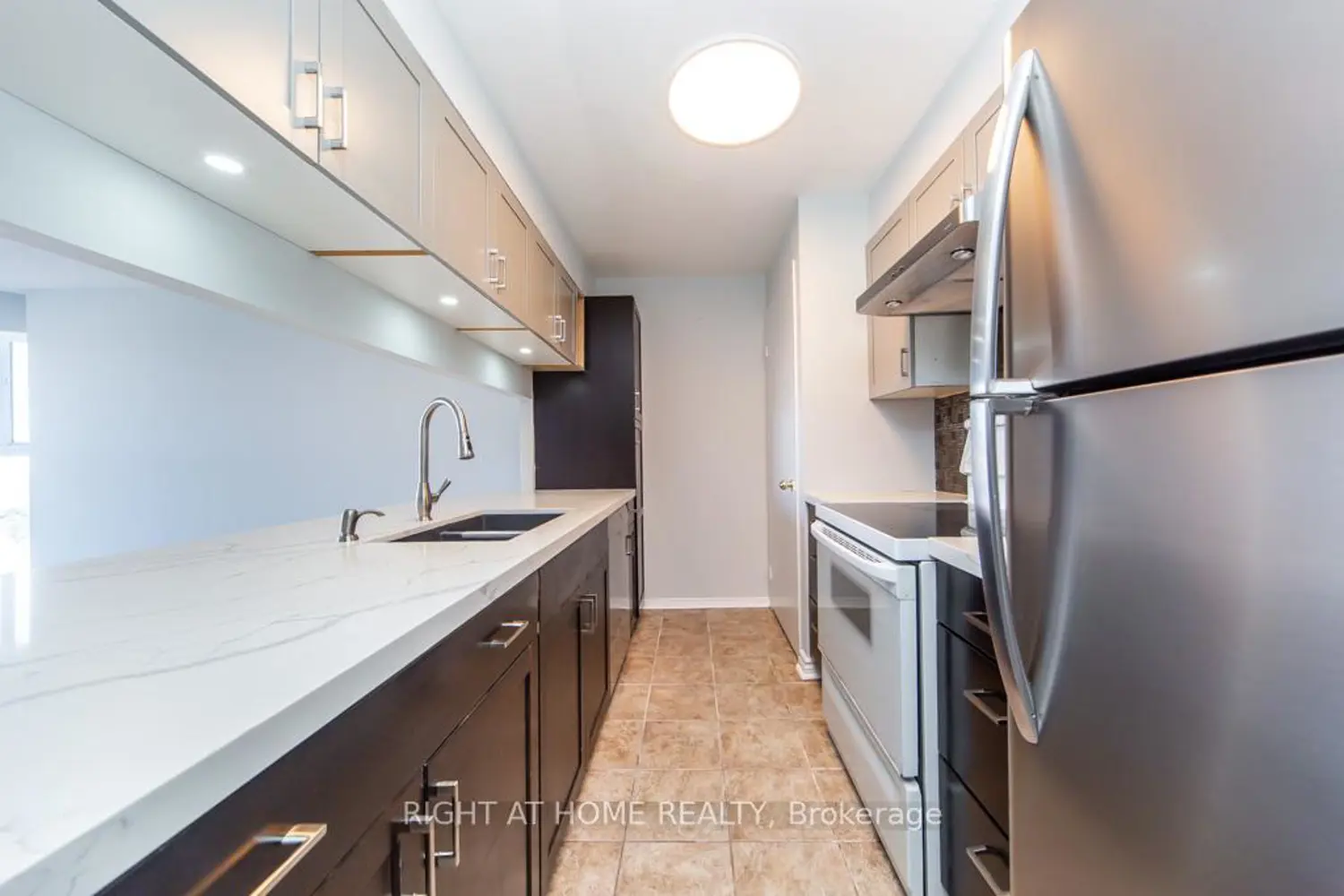 90 Dale Avenue 803 photo 4