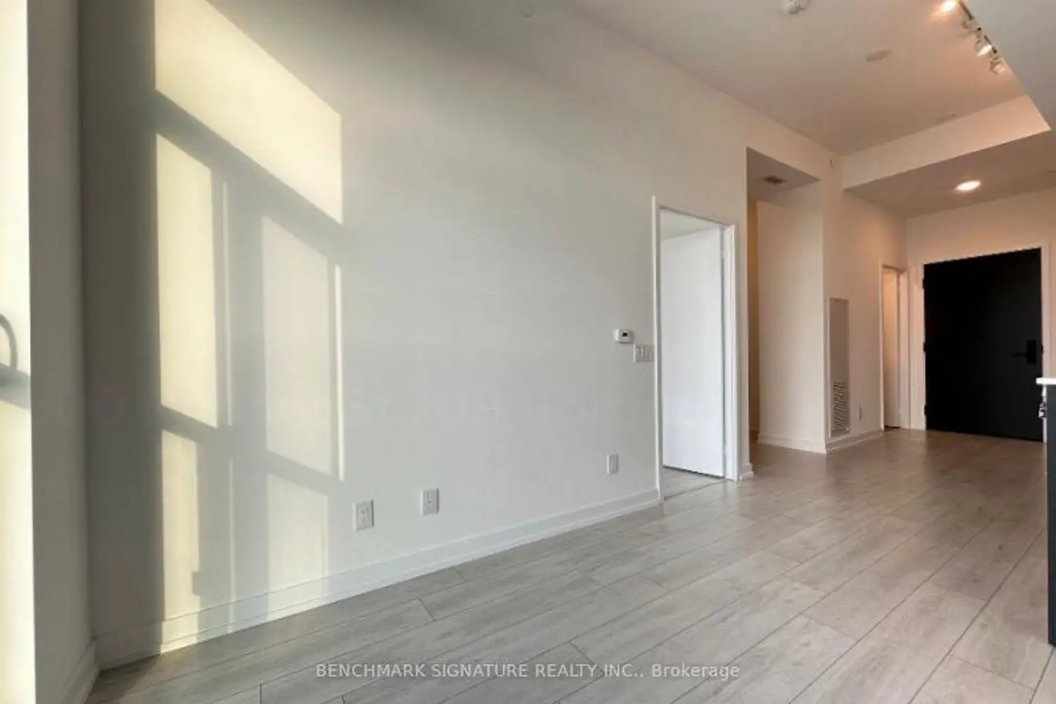 Additional image 11 of 500 Dupont Street 709