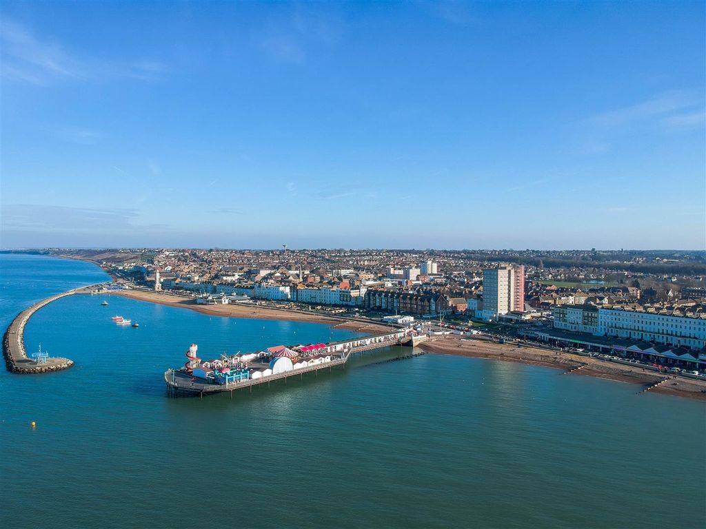 Additional image 2 of 2 bed flat for sale5 Haddington Court, 10 William Street, Herne Bay CT6