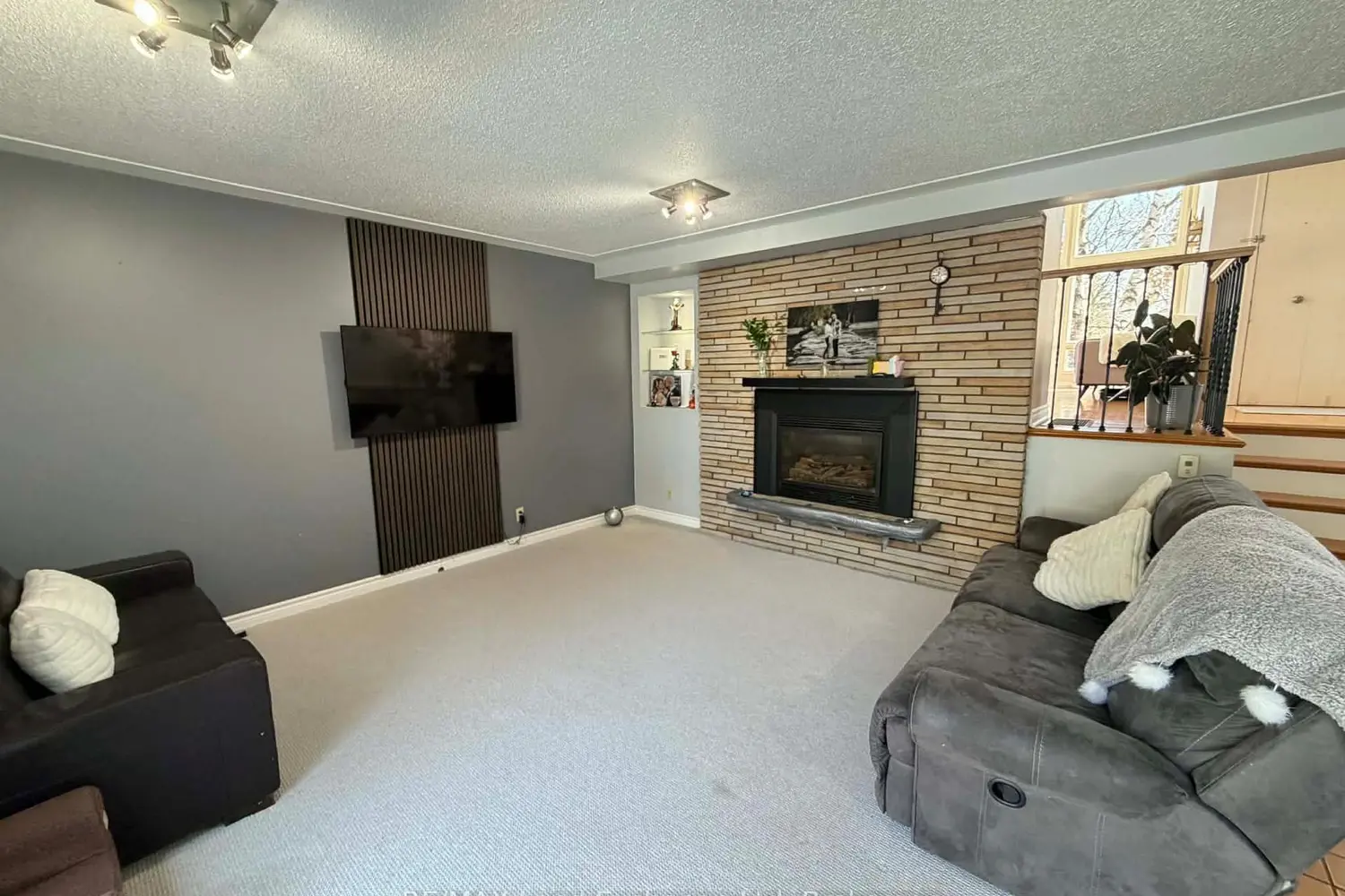320 Summit Drive