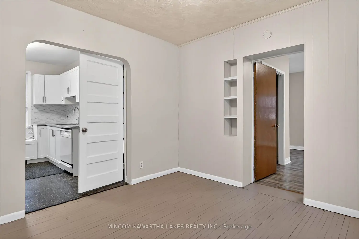 452 Hamilton Street photo 4