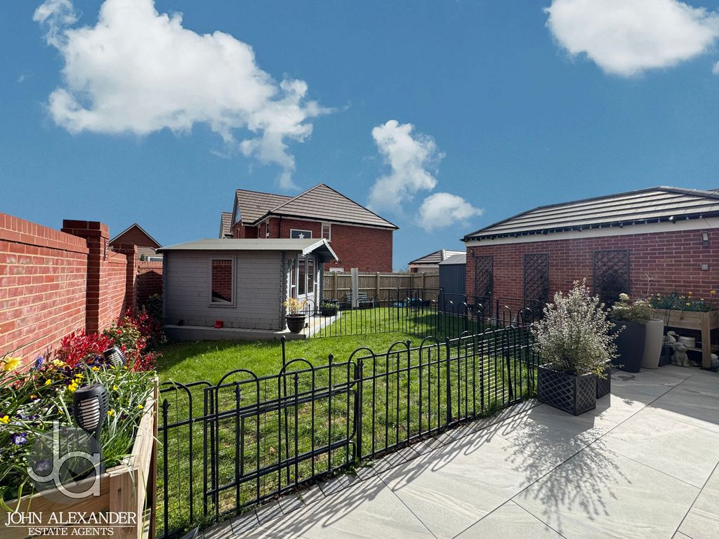 Additional image 29 of 4 bed detached house for salePrimrose Avenue, Dovercourt CO12