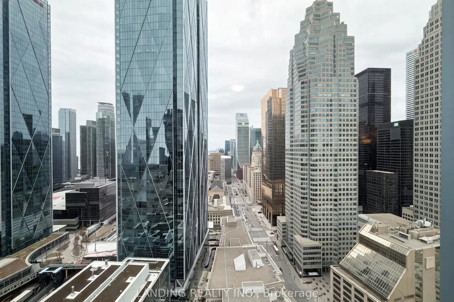 Additional image 11 of 8 The Esplanade Avenue 3304