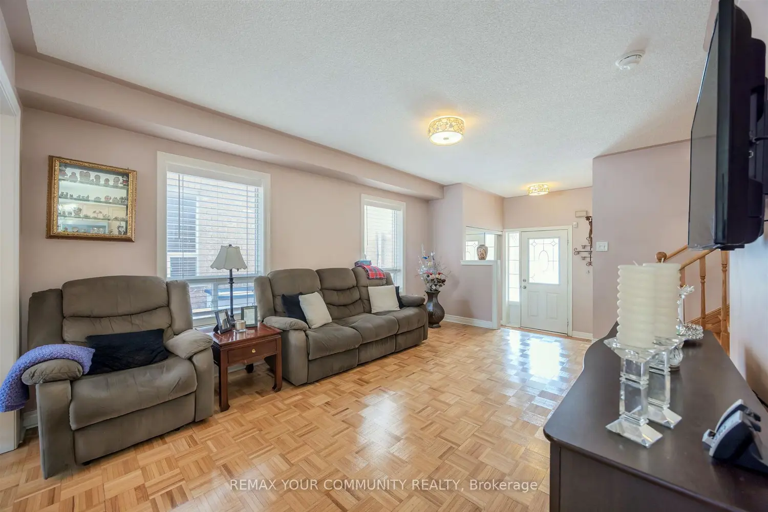 50 Lodgeway Drive photo 4