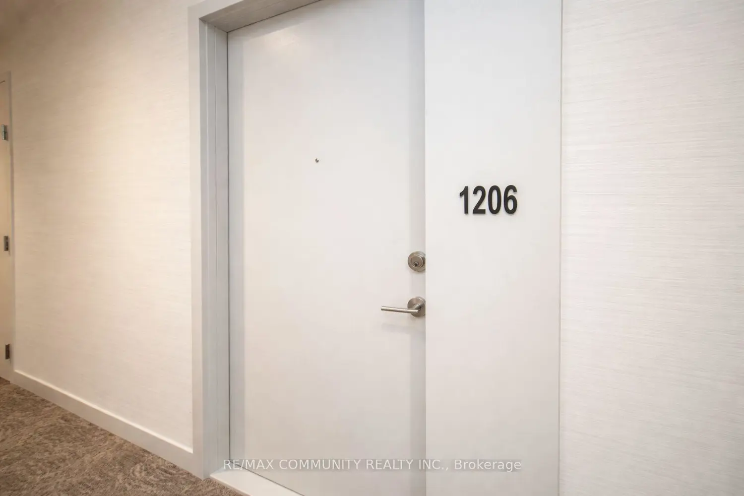225 Veterans Drive 1206 photo 3
