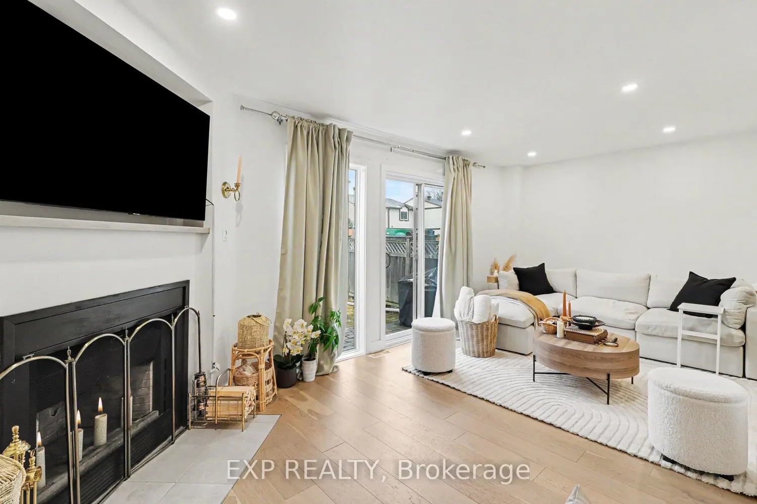 358 Valade Crescent photo 5