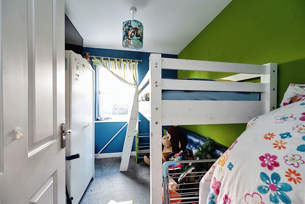 Additional image 4 of 2 bed flat for saleLittle Hackets, Havant PO9