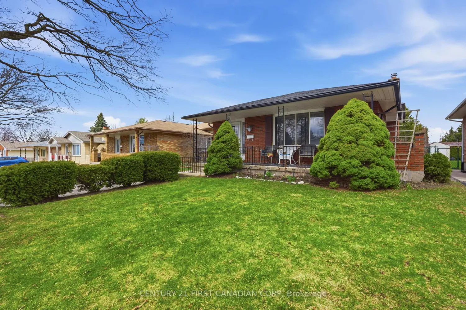 99 Muriel Crescent photo 2