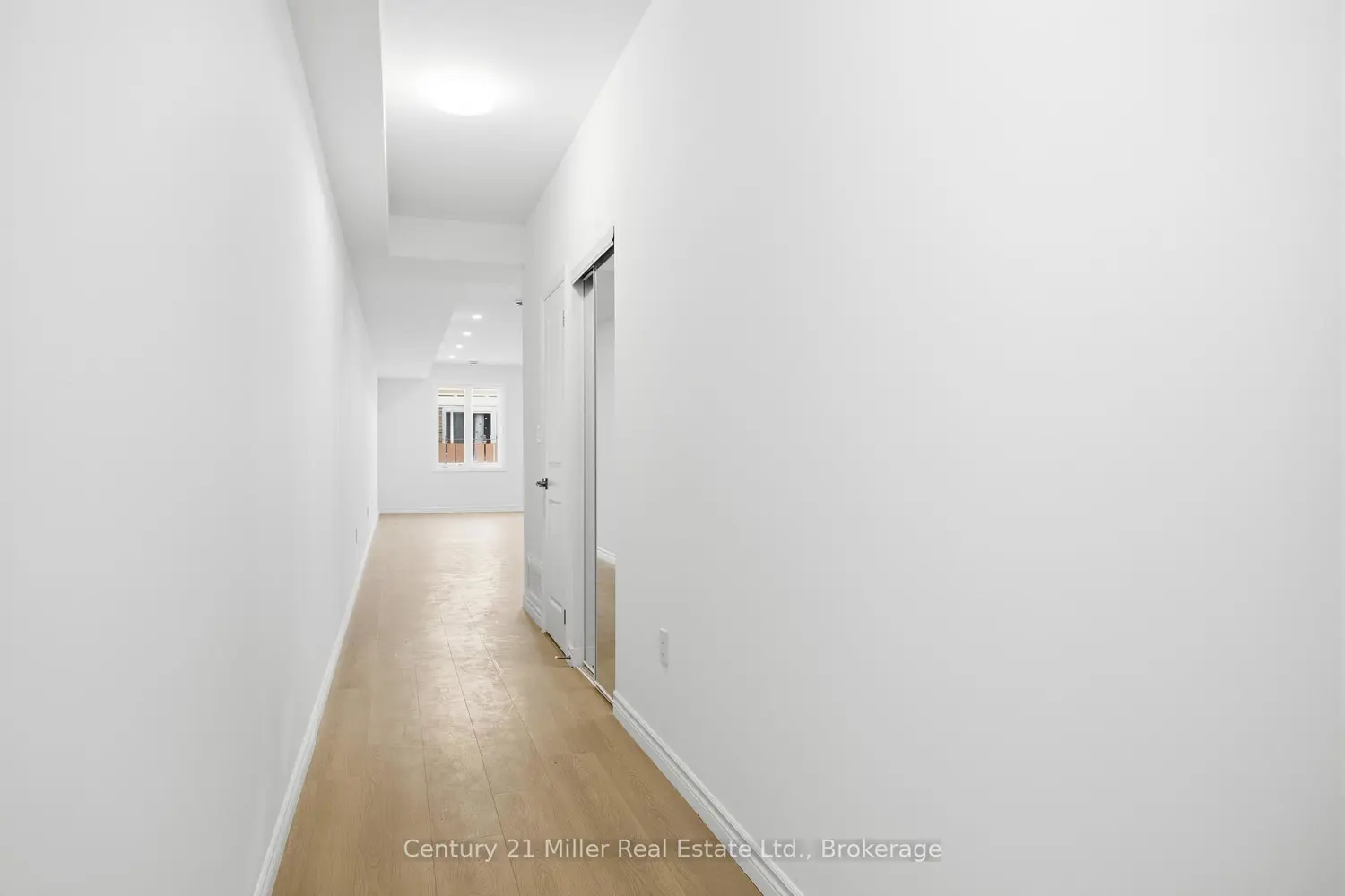 2 Slessor Boulevard 12