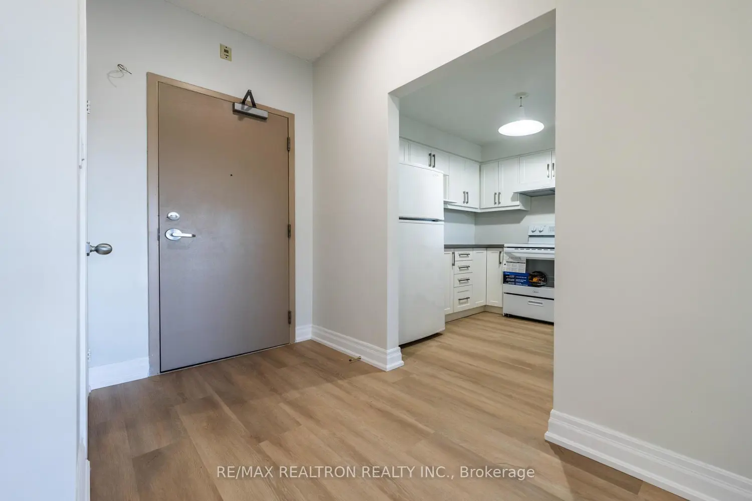 9 Chalmers Road Ph8 photo 2