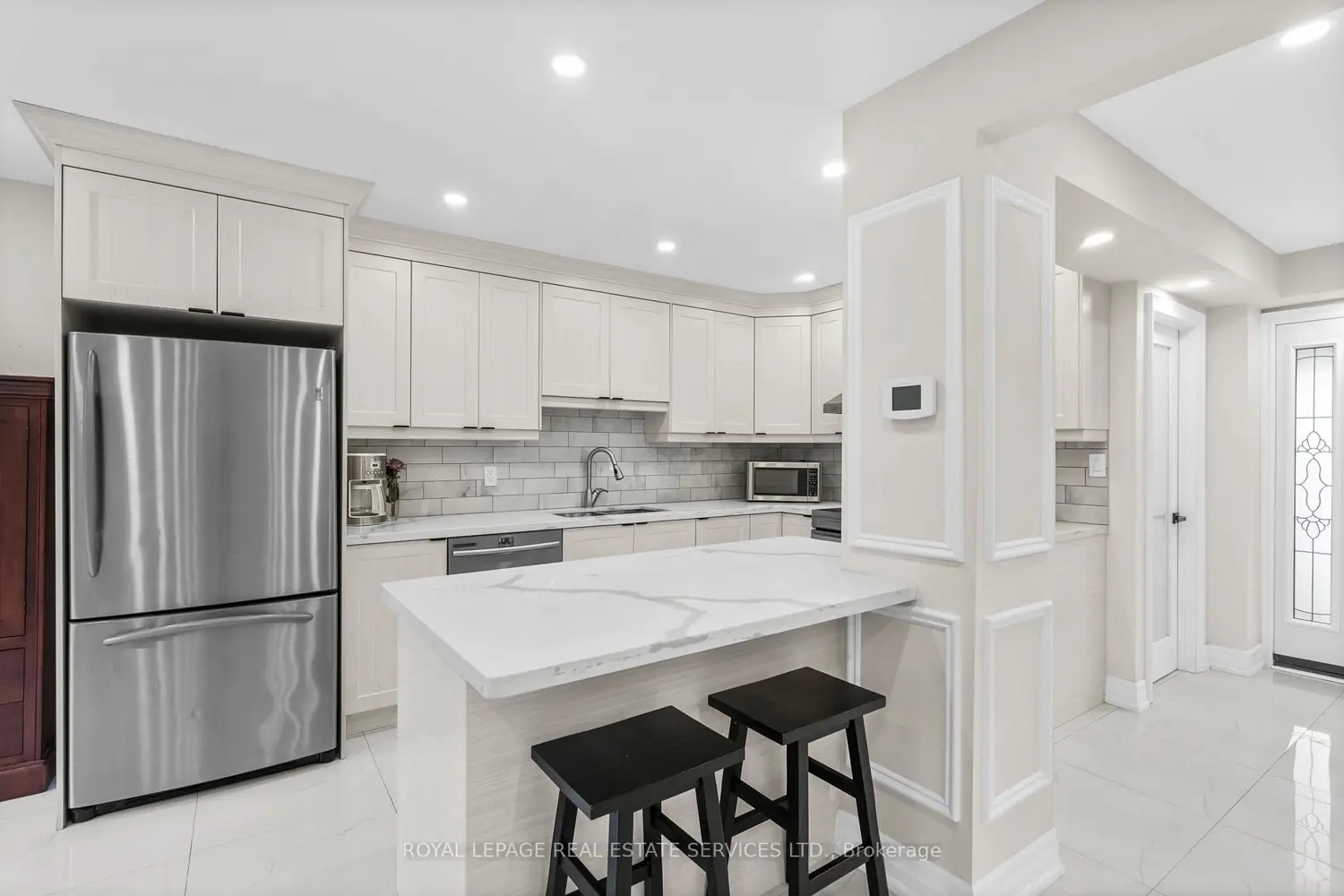 1176 Jamesway Boulevard 22