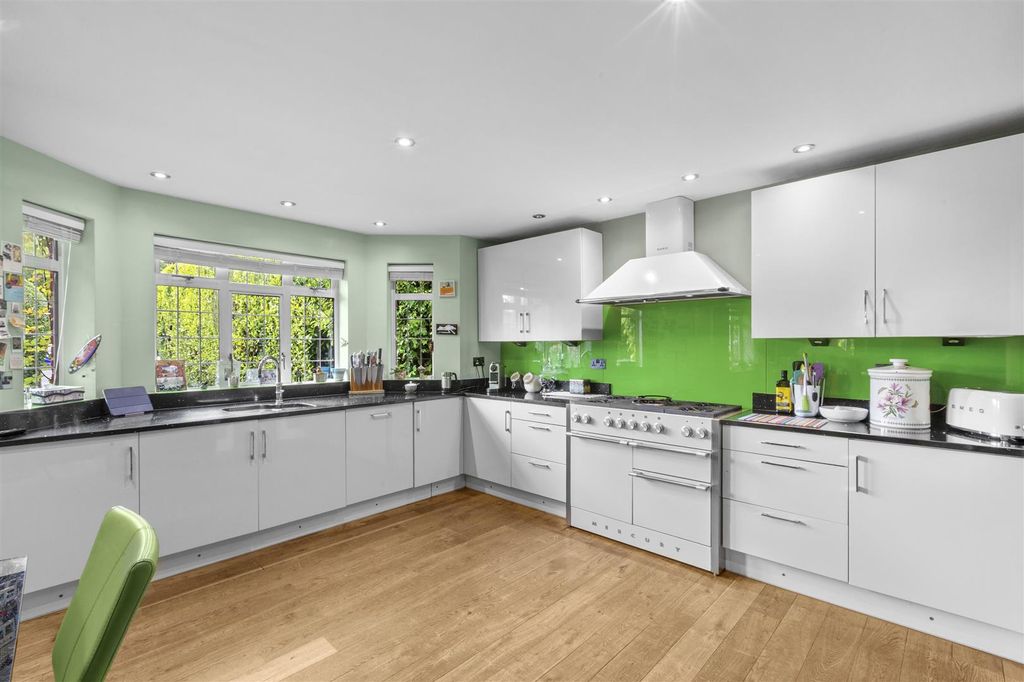 Additional image 5 of 5 bed detached house for saleMarlow Hill, High Wycombe HP11