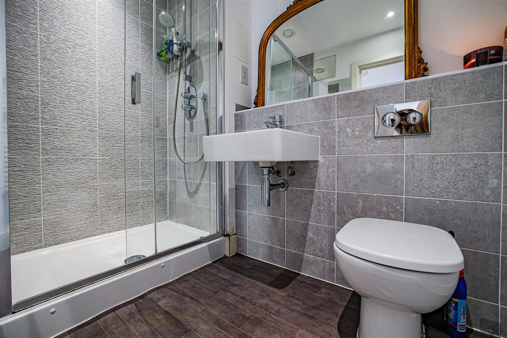 Additional image 12 of 2 bed flat for saleThe Embankment, Nash Mills Wharf, Hemel Hempstead HP3