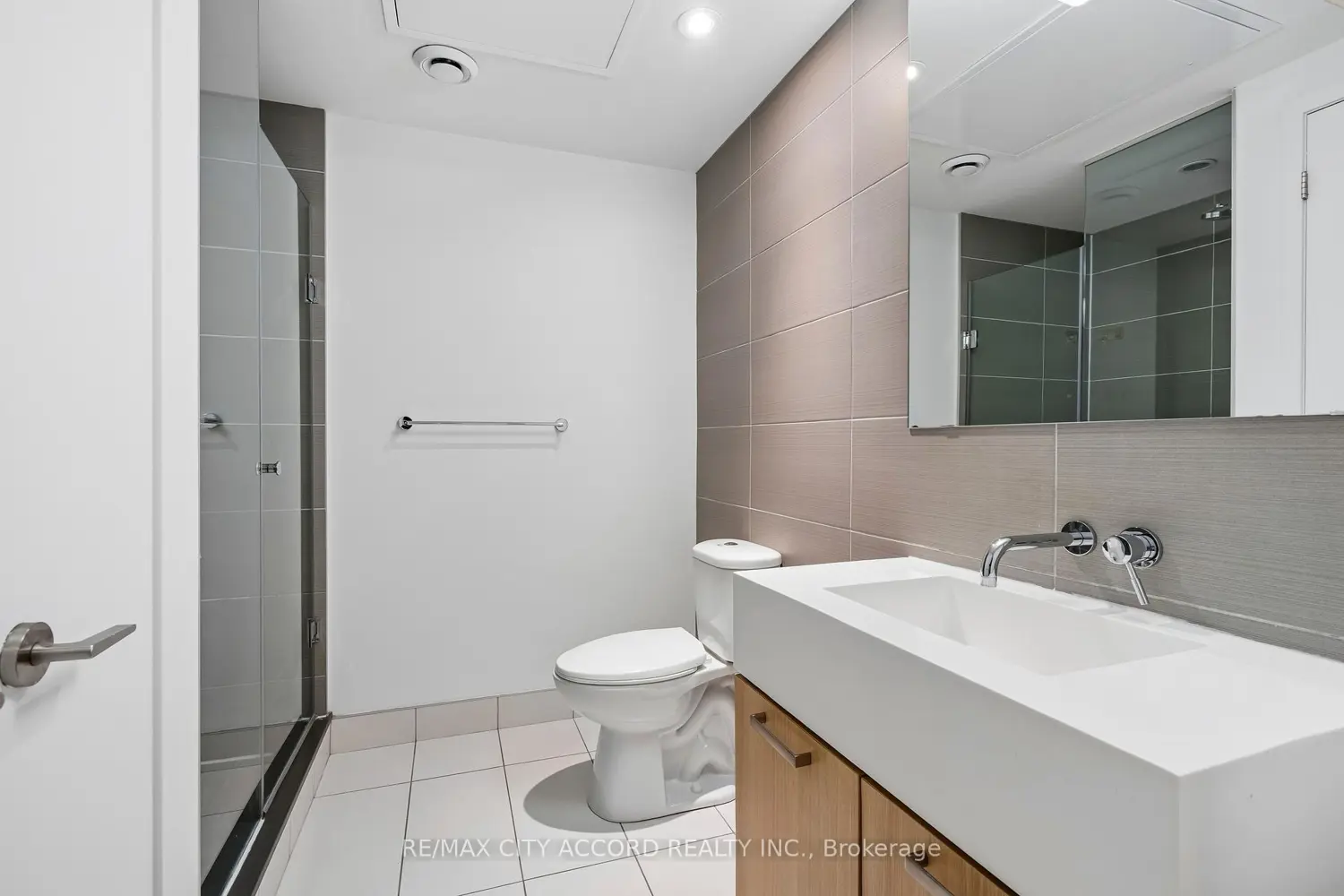 Additional image 7 of 560 King Street 718