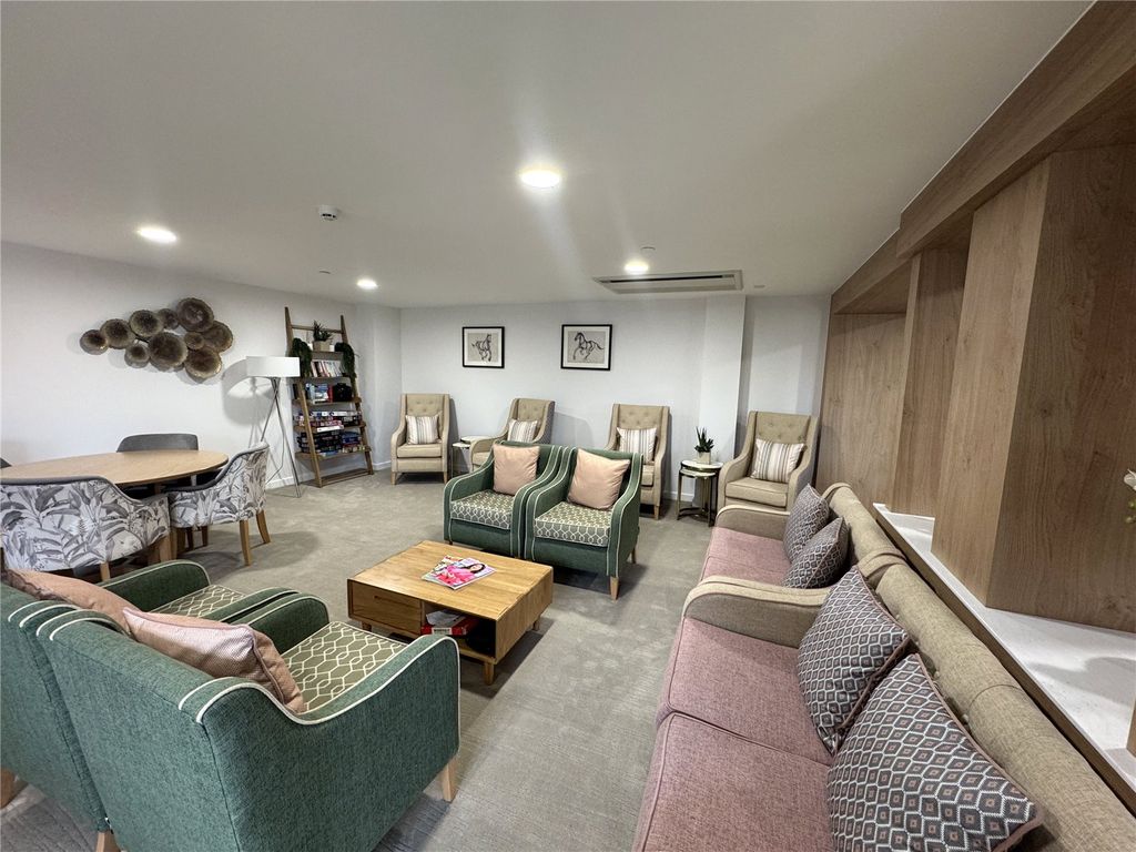 Additional image 19 of 2 bed flat for saleStation Road, Hook, Hampshire RG27