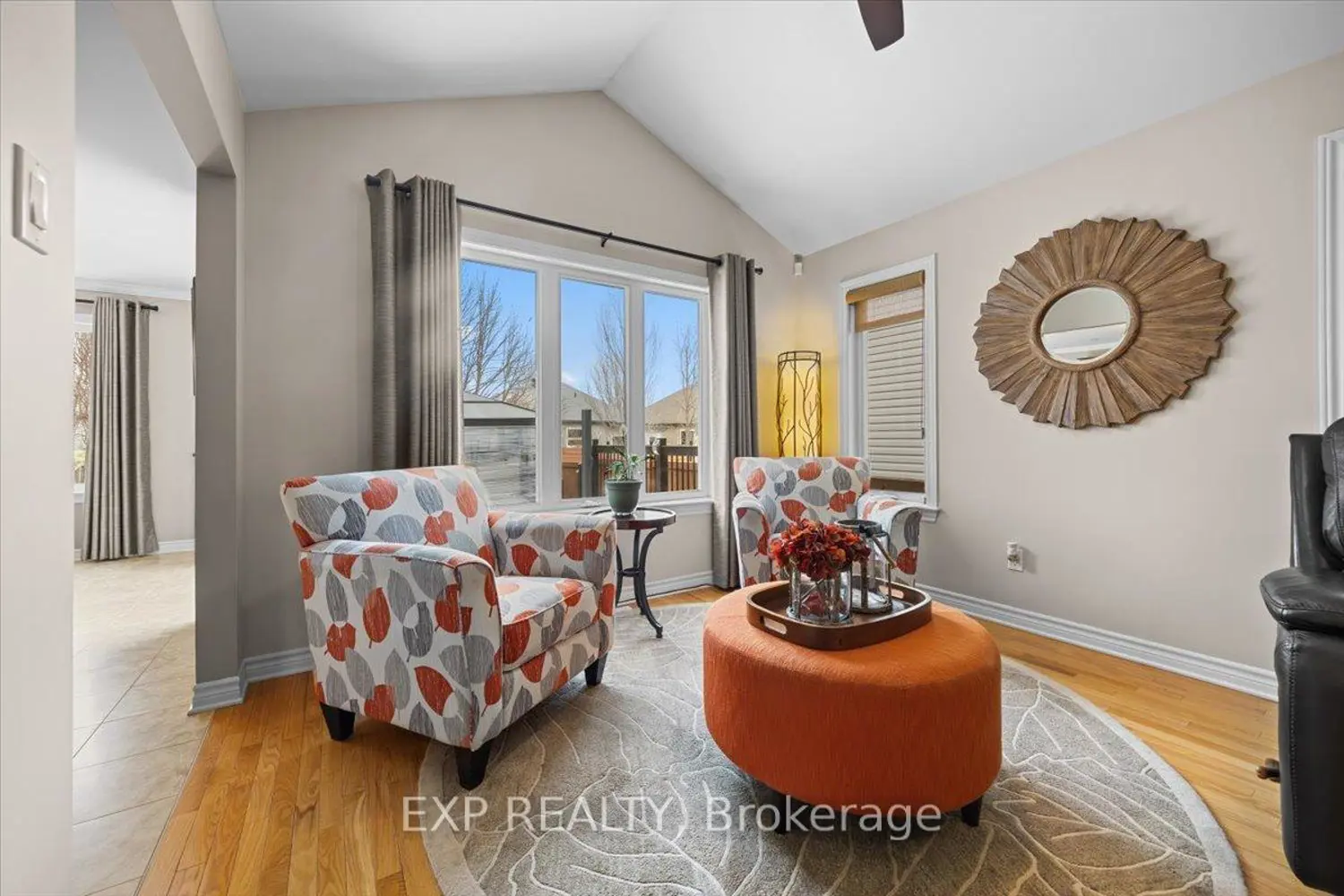 35 Honore Crescent photo 5