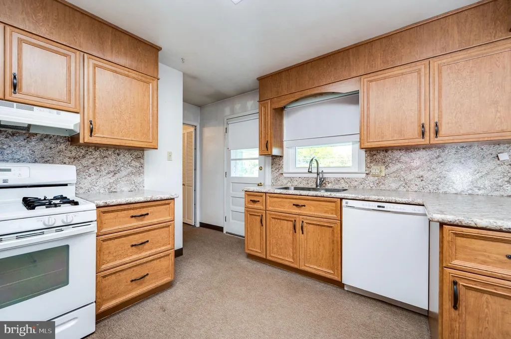 Additional image 13 of 220 Maple Springs Drive, Birdsboro, PA 19508
