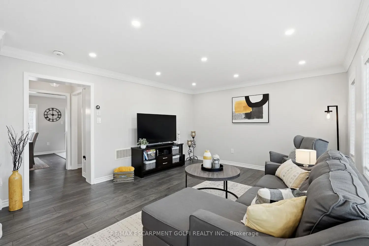 230 Avonsyde Boulevard 15 photo 5