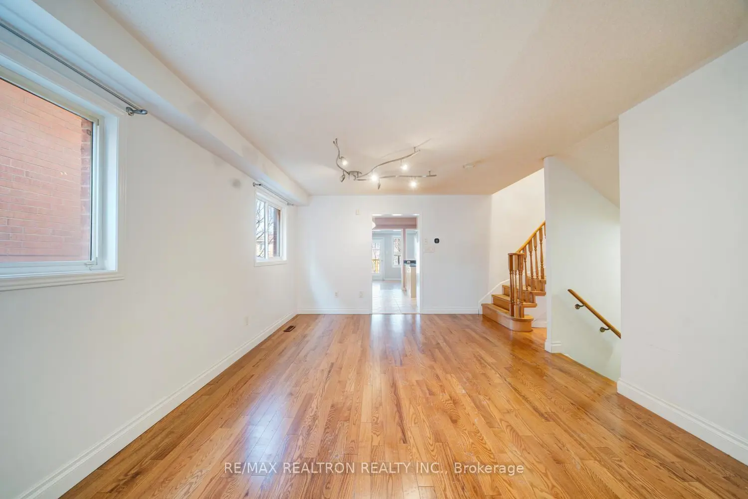60 Harmony Road photo 2
