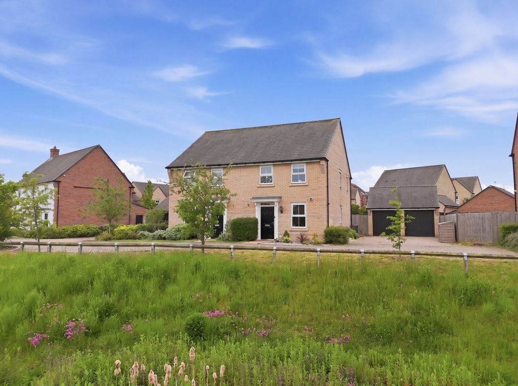 3 bed semi-detached house for saleWaters Way, Halstead CO9