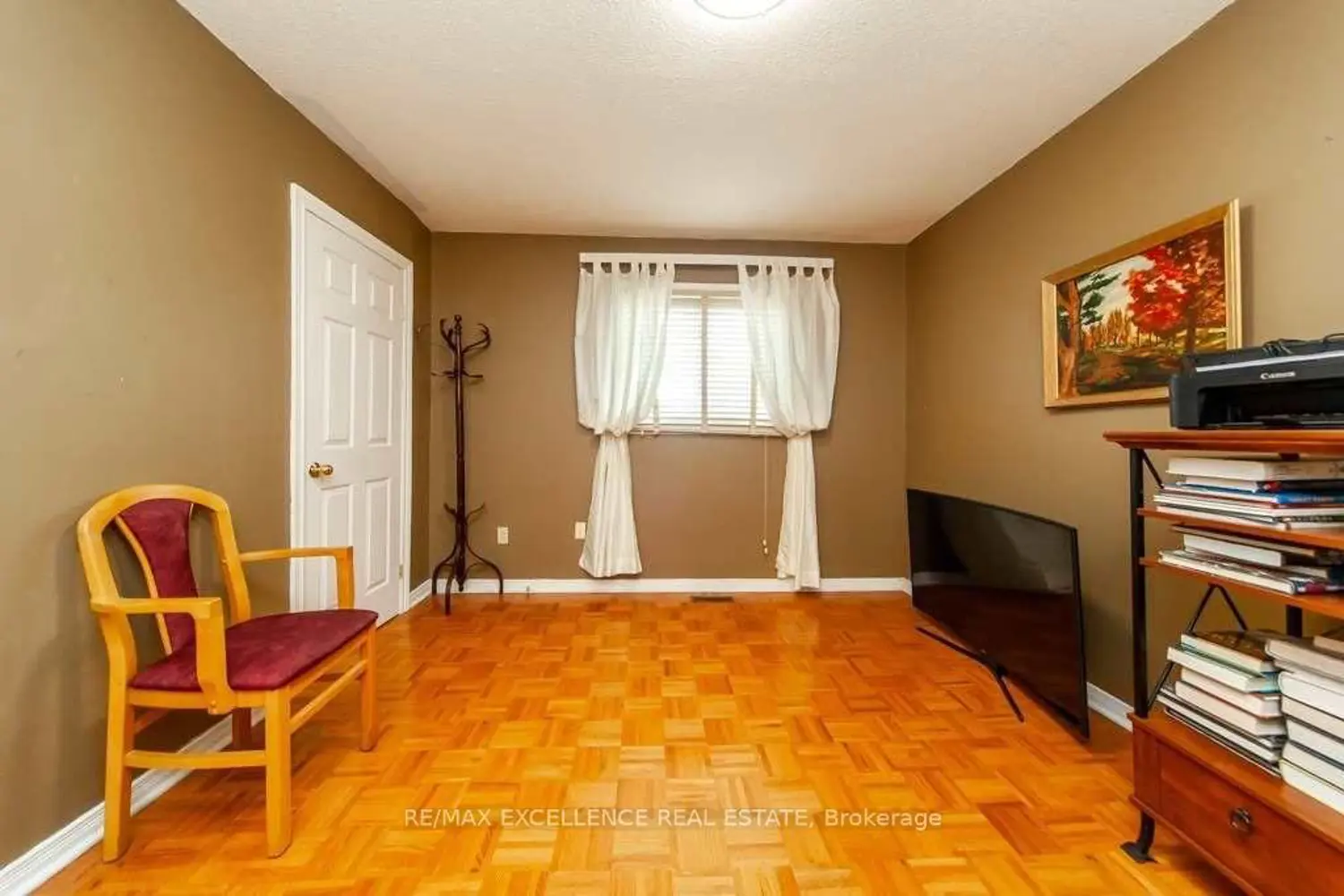 30 Ballycastle Crescent photo 4
