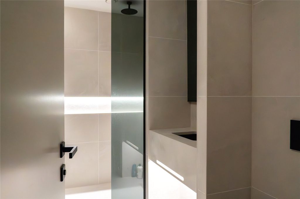 Additional image 16 of 2 bed flat for saleEvans Wharf, Hemel Hempstead, Hertfordshire HP3